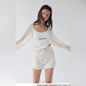 Urban Outfitters Women’s  Mirabel Puff sleeve Cropped Cream Blouse size medium
